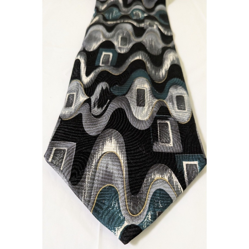 Fratelli 100% Silk Tie Abstract Wavy Geometric Black Hand Made in Italy 58x3.75
